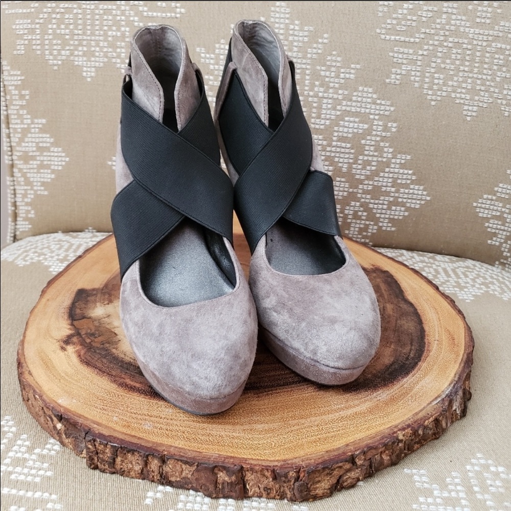 Beautiful Jessica Simpson heels Sold - Picture 3 of 5